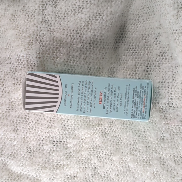 First Aid Beauty Facial Radiance Niacinamide Dark Spot Serum, 30ml/1.0f oz - Picture 13 of 16